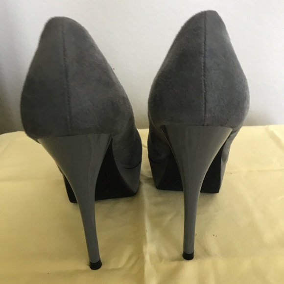 Grey heels - Picture 2 of 4